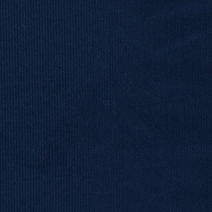 Może przedstawiać: Zbliżenie na ciemnoniebieski materiał z  żebrowanej bawełny. Materiał ma subtelną fakturę i bogaty, głęboki kolor.