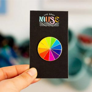 Emaille Pin - Regenbogen Farbrad - By The Grey Muse - Vorrätig und wird heute versandt!