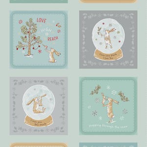 Könnte beinhalten: Eine Sammlung von acht quadratischen Karten mit Illustrationen von Hasen aus Guess How Much I Love You. Die Designs zeigen Schneekugeln mit Texten wie Out in the winter snow, Guess How Much I Love You, I love you this much und Merry Christmas.