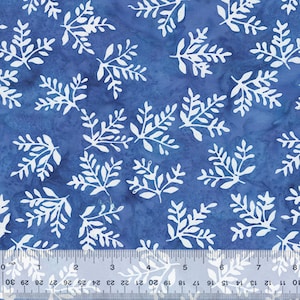 Midnight Moon - poederblauwe varenbladeren - door Jacqueline de Jonge For Anthology Fabrics - per stuk verkocht - op voorraad, vandaag verzonden
