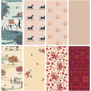 Könnte beinhalten: Eine Sammlung von sechzehn rechteckigen Stoffmustern mit verschiedenen Mustern, darunter marineblaues Gingham, orangefarbenes Plaid, dunkelblaues Kreuzschraffur-Muster, Blumenmotive, Pferde, Hufeisen, Landschaftsszenen mit Bäumen und Häusern sowie geometrische Designs.