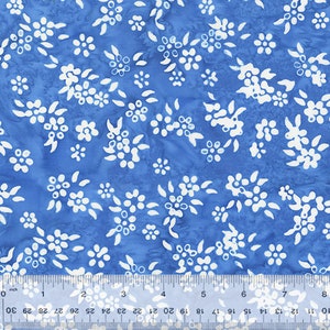 Midnight Moon - Puderblå kronblad - Av Jacqueline de Jonge För Anthology Fabrics - Säljs per mått - I lager Skickas idag
