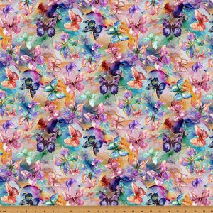 Peut inclure: Un tissu coloré avec un motif répété de papillons à l'aquarelle dans des tons de violet, bleu, orange et rose. Les papillons sont disposés sur un fond clair et texturé, créant un design vibrant et artistique.