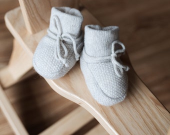 Knitted Merino Wool Booties - Gray Knitted Baby Shoes - Baby Shower Gift - Unisex Baby Booties