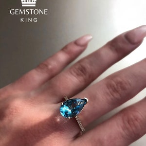 Anillo de topacio de talla pera con banda de diamantes, anillo de oro con topacio azul, anillo con piedra natal de diciembre, regalo para cumpleaños de mujer, Something Blue