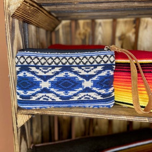Creme Schwarz & Blau Azteken Wristlet