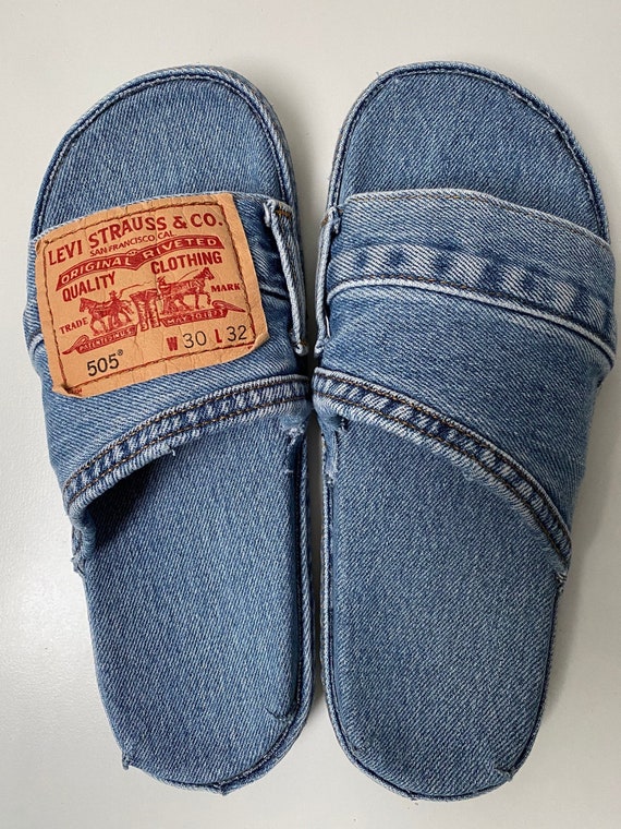 Levi's slides sales