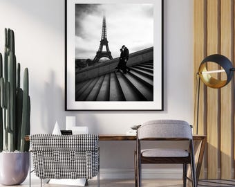 Pariser Nebelwandkunst – Minimalistische Fotografie des Eiffelturms, Druck einer Pariser Straßenszene – Paris entschleunigen