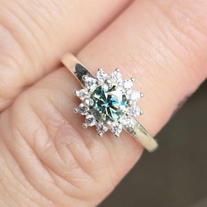 Beautiful Minimalist Green-Blue Sparkling Moissanite with CZ Halo Petite Solitaire Ring in Solid Sterling Silver - US Size 5 3/4