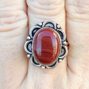 Large Genuine Dark Red Striped Agate Flower Ring - Solid Sterling Silver Vintage Cabochon Statement Ring - US Size 8