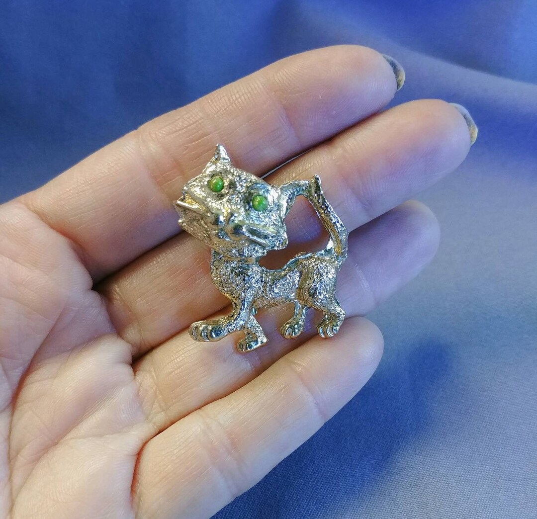 Vintage Gold Tone Cat Brooch, 1960s Kitten Pin With Faux Jade Eyes - Etsy