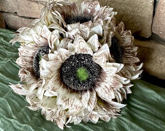 Silk primitive sunflower heads | Sunflower heads for crafting | Sunflower wedding cake flowers | Decorative white unique sunflower heads