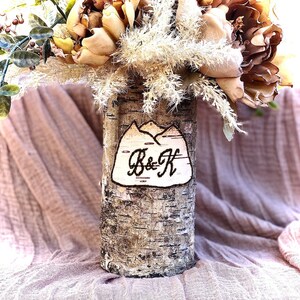 Wood flower vase, Engagement gifts for couple unique, Hiking hiker outdoorsy gift, Newlywed gift, Engaged gift unique, Personalized vase 7 inch(mountains