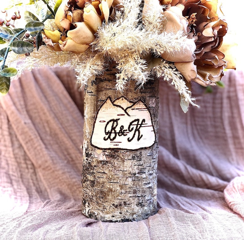Wood flower vase, Engagement gifts for couple unique, Hiking hiker outdoorsy gift, Newlywed gift, Engaged gift unique, Personalized vase 7 inch(mountains