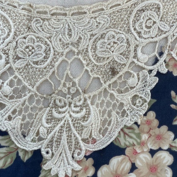 Vintage Navy Floral Midi Dress - Lace Neck Detail… - image 8