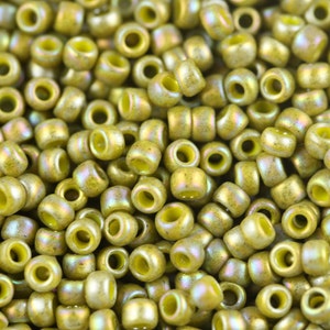 8-2631F TOHO 8/0 Round - Semi glazed rainbow olive - TOHO Seed Beads