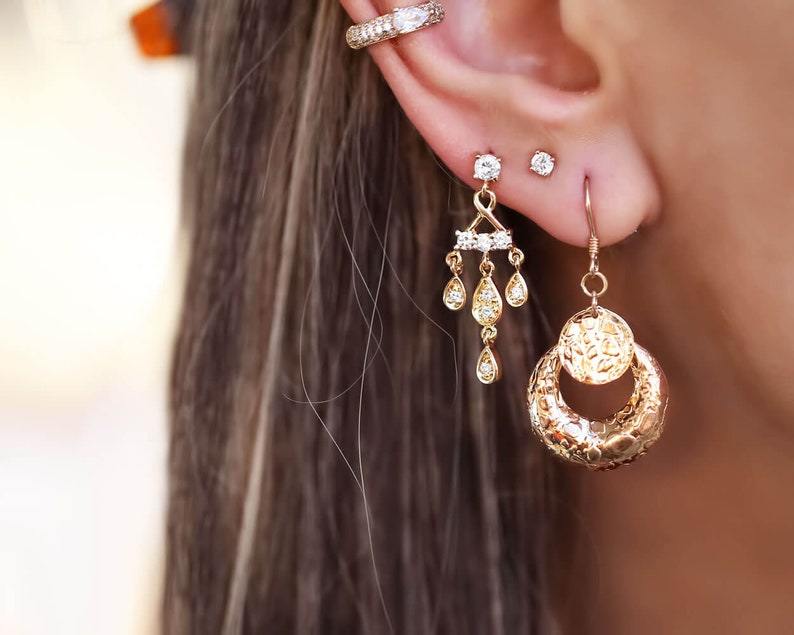 Gold drop earrings Boho Style Earrings Modern earrings Chandelier earrings Gold disc earrings Hammered Disc Earrings Dangle Earrings