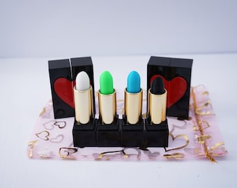 4 Pretend Lipsticks,Children’s Play Lipstick, Children’s Play Makeup,Faux rouge à lèvres,Kids Beauty, Rolls Up and Down, Children’s Pretend Makeup