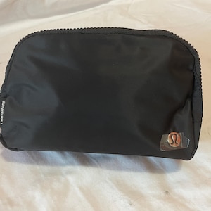 New Lululemon Everywhere Belt Bag 1L NWT