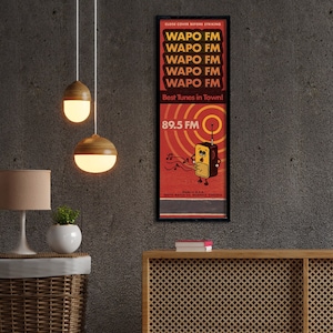 Cartel de caja de cerillas de estación de radio retro (12 x 36") Publicidad vintage / Impresión de dibujos animados / Ilustración Arte de pared / Signo de música / Decoración de discos de vinilo