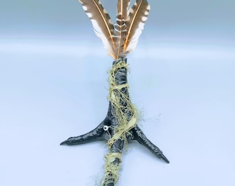 Black Chicken Foot Protection Charm, Hoodoo Amulet, Usnea Wrapped