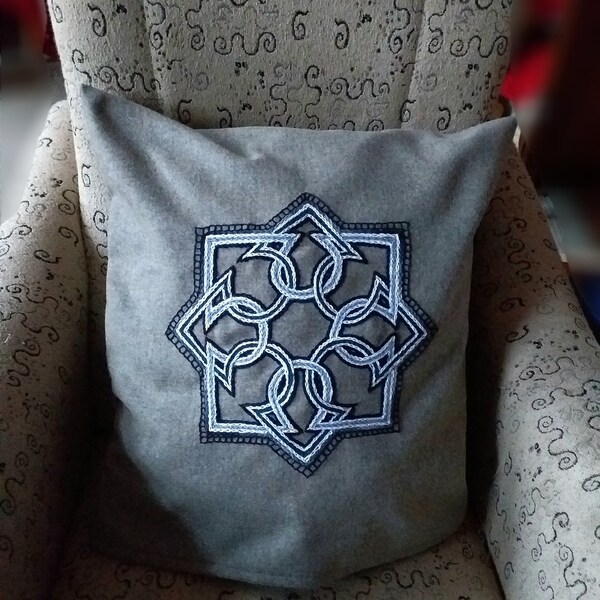 Pillow with hand embroidered Celtic motive, SOLD, possibly  for orde