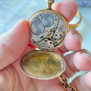 WALTHAM Antique gold pocket watch 15 jewels Serial Number 5600600