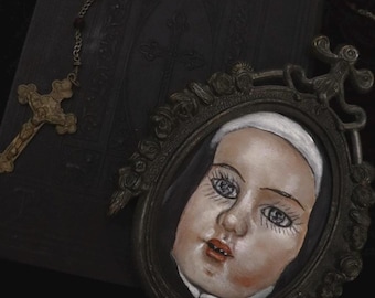 Rareza de la pintura de una muñeca monja alemana antigua