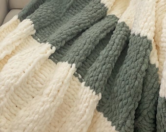 Easy Peasy Chunky Knit Throw Pattern, Beginner Friendly, Quick, Cozy Gift