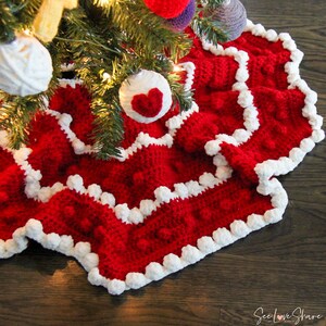 Crochet Bobble Stitch Christmas Tree Skirt PATTERN: Gift, Home Decor, Holiday Decor image 2