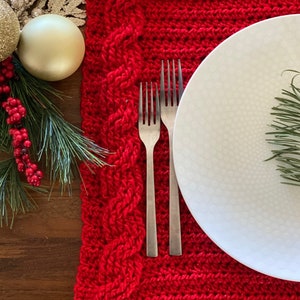 Holiday Crochet Placemat PATTERN | Crochet Christmas Decor | Beginner Guide | Home Decor, Hostess Gift, Handmade Holiday, Present