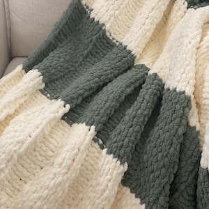 Chunky Knit Blanket Pattern | Beginner Friendly Knit Throw Blanket | Super Bulky Jumbo Yarn | PDF Instant Download image 7