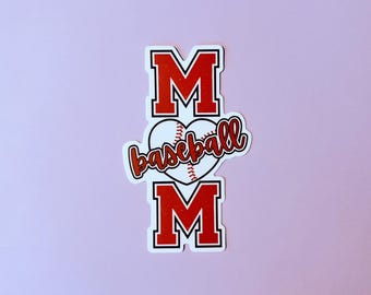 Op de afbeelding: Een rode en witte sticker met een baseballthema met het woord "baseball" in de vorm van een hart en de letters "M" aan beide kanten.