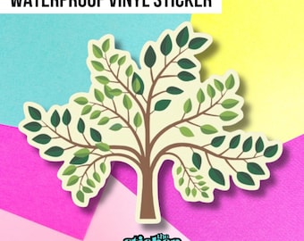 Może przedstawiać: Wodoodporna naklejka winylowa z zielonym drzewem z brązowym pniem. Naklejka ma białe tło, a tekst "WATERPROOF VINYL STICKER" znajduje się u góry. Tekst "the sticker boutique" znajduje się na dole naklejki.