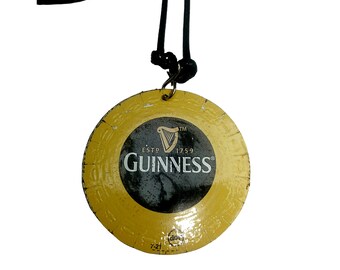 Colgante de Guinness, collar de Guinness, joyas de Guinness, regalo de Guinness para él, regalo de Guinness para ella, colgante de tapa de botella de Guinness