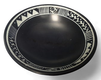 Hand carved Soapstone Bowl, Black Decorative Bowl, Black and White Dish, Soapstone Bowl, African Decor, Trinket dish