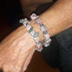 Isle Royale Greenstone and Kona Dolomite beaded wrist bracelet x 3
