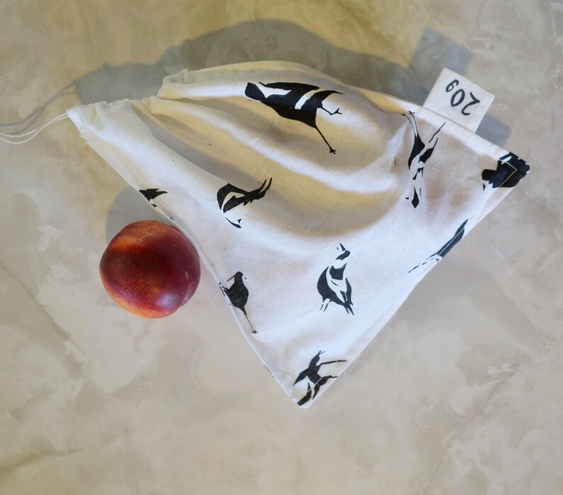 21 x 25cm Small Hand Printed Fresh food bag 2 layer screen print on HempOrganic cotton /'Magpies Magpies Magpies/'