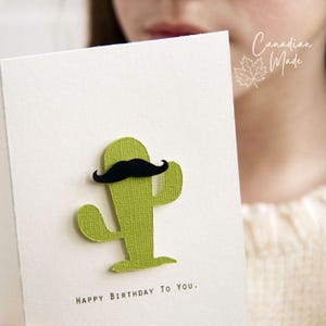 Carte de joyeux anniversaire avec cactus pour lui. Cette carte de 4 x 6 po. est faite à la main à partir de 140 livres de papier aquarelle.