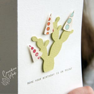 J'espère que votre anniversaire approche ! Carte de joyeux anniversaire avec cactus - 4 x 6 po. Carte de voeux faite main en papier aquarelle de 140 livres.