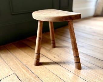 Taburete antiguo de madera maciza – Banco rústico pequeño – Asiento de estilo campestre vintage