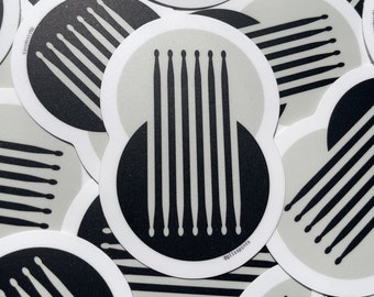 Etiqueta engomada de la música de las baquetas del tambor, diseño minimalista del bloque de color / regalo para el baterista, percusionista, músico / crema y negro