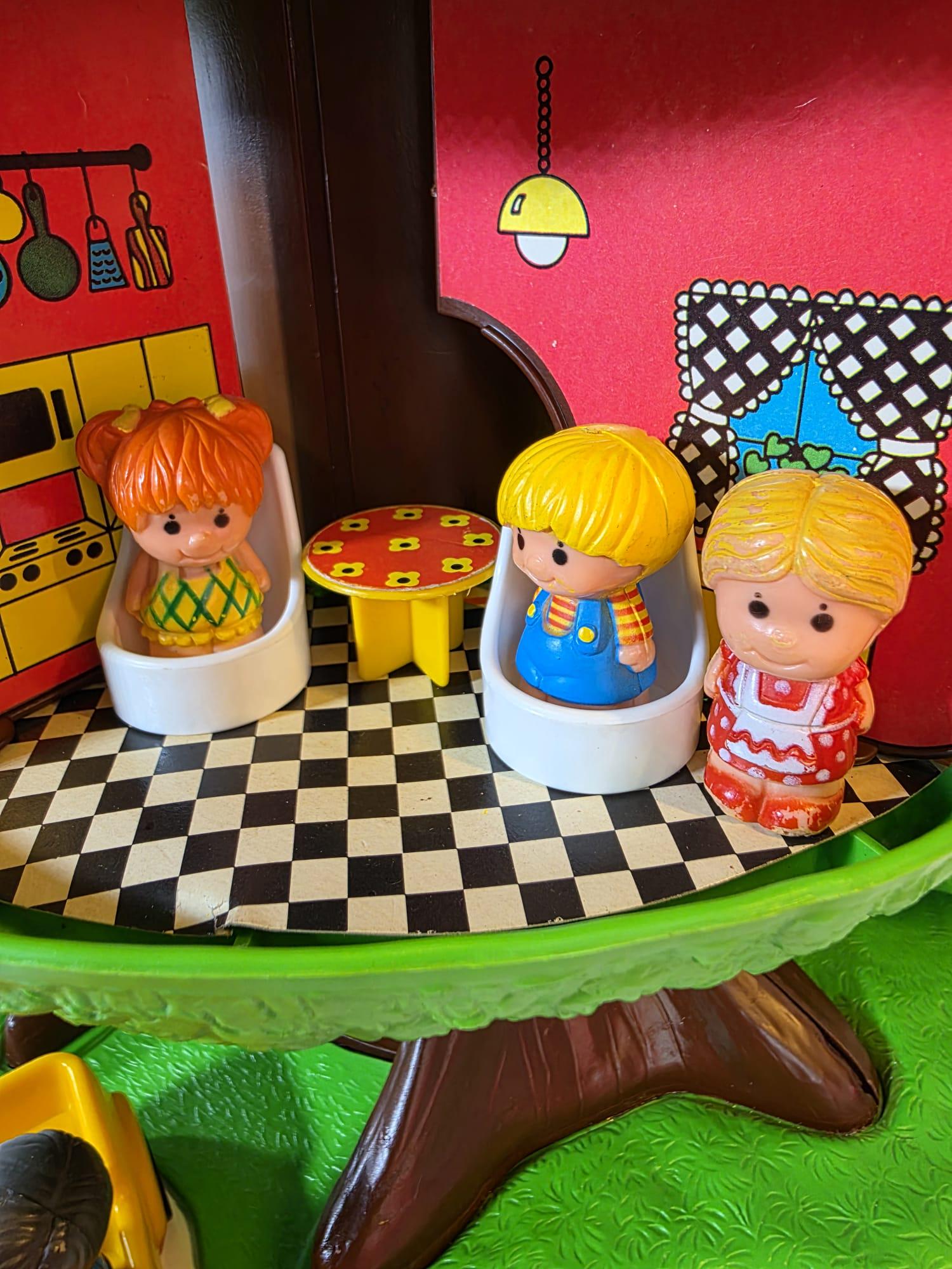 ファミリーツリーハウス（ケナー社　1975年　アメリカ製） VTG Kenner Family Tree Tots Treehouse, 1975 (dolls )USA , 1977-83