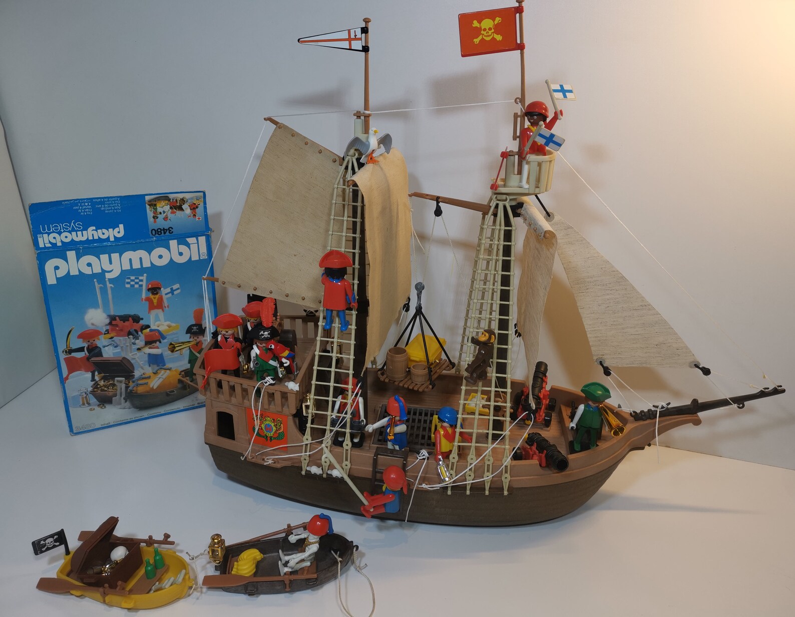Figurine Playmobil Vintage Pirate Vert Avec Crochet Et Longue-vue - Set Des Années 80 (ref 3542/3550) - Occasion