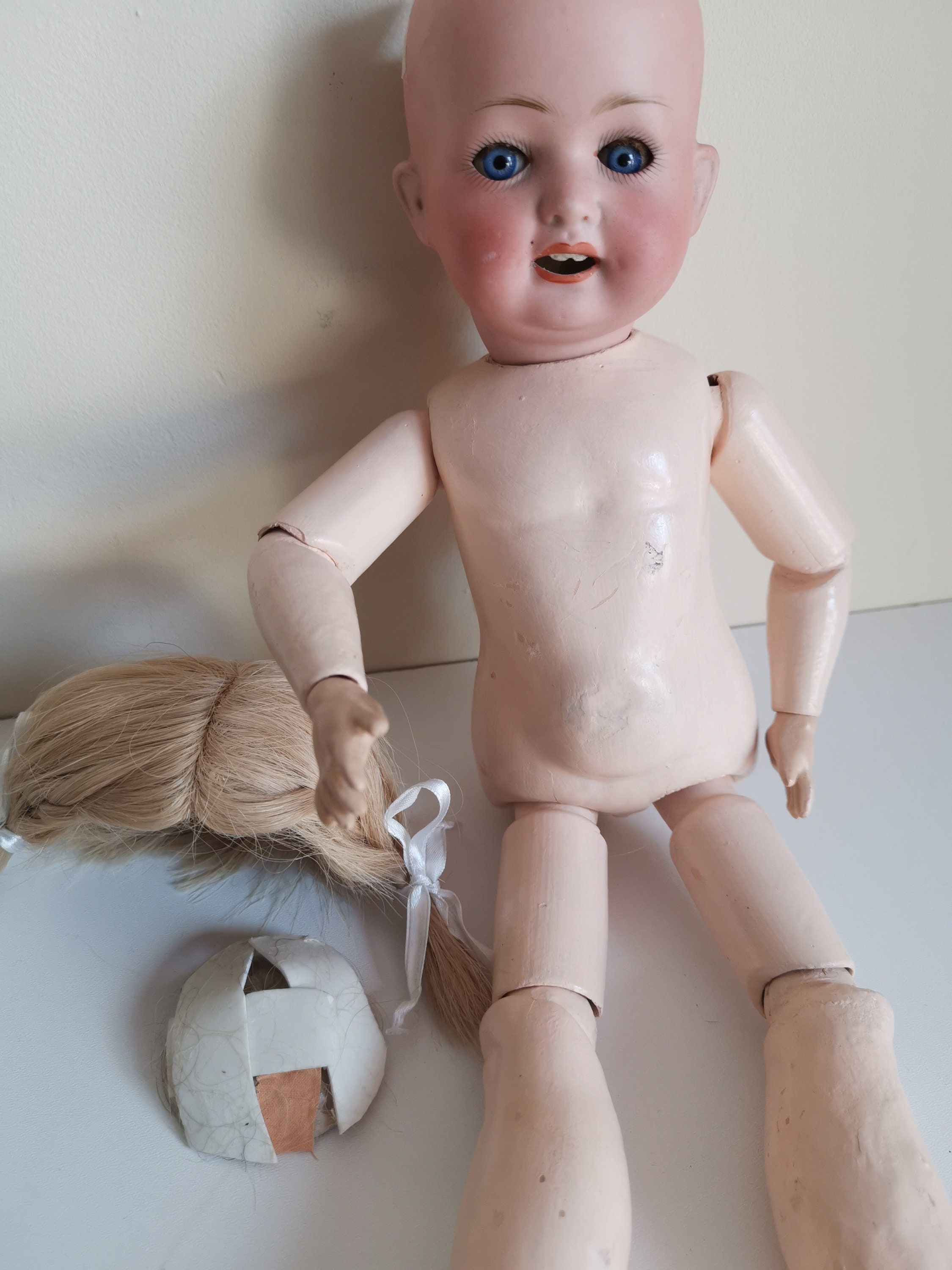 Ancienne Poupée Heubach Köppelsdorf – Tête Porcelaine 59cm – Bouche Ouverte