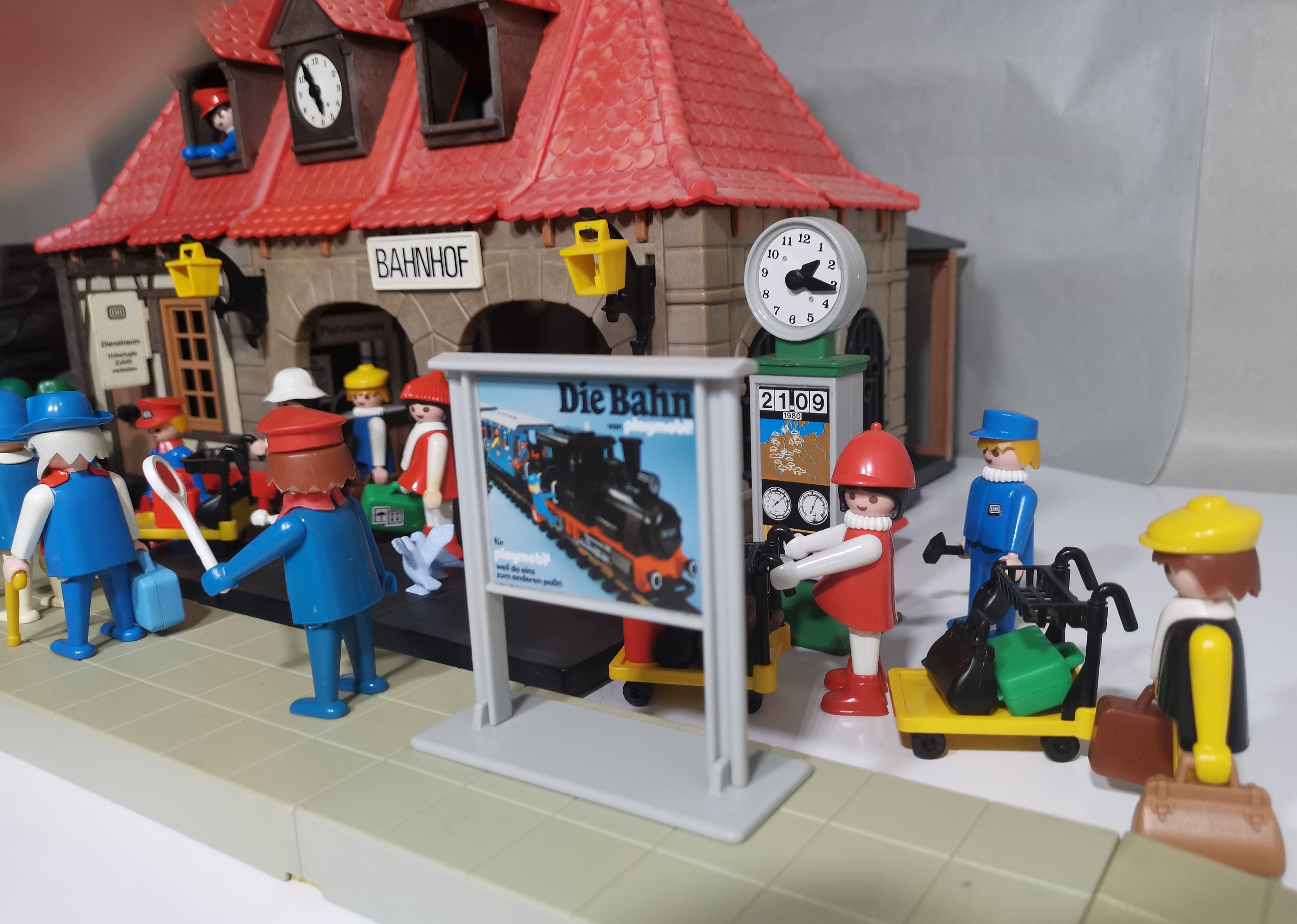 Buy VTG Rare Playmobil 4300 Bahnhof Train Station, Perron 4200 