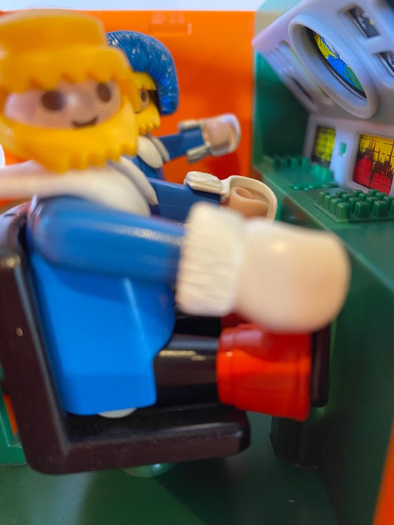 484151_7 484151_7