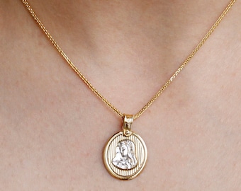 Collar de la Virgen María en oro macizo de 14k: Delicado colgante de la Virgen.