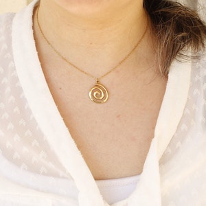 Collar colgante espiral griego Regalo perfecto Acero inoxidable imagen 9