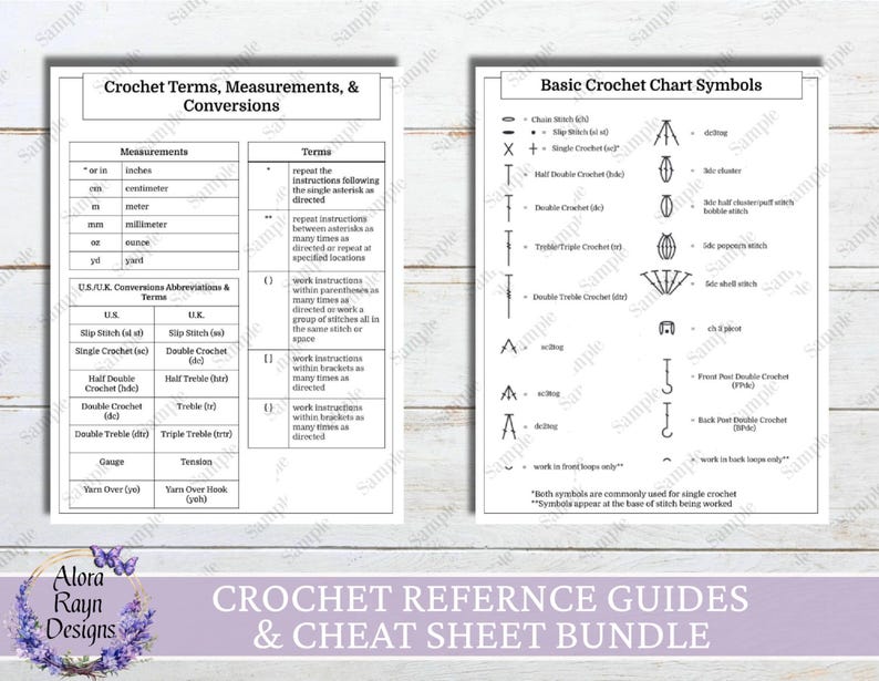 Puede incluir: Dos hojas de referencia blancas con t&eacute;rminos de crochet, medidas, conversiones y s&iacute;mbolos b&aacute;sicos. La hoja izquierda incluye pulgadas, cent&iacute;metros y otras medidas. La hoja derecha muestra s&iacute;mbolos de crochet. El texto "CROCHET REFERENCE GUIDES & CHEAT SHEET BUNDLE" est&aacute; en la parte inferior.